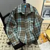 Moda minimalista Harajuku estilo de rua retrô americano camisa xadrez escovada de manga comprida para casal, novo estilo tendência japonesa