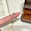 Anillo geométrico versátil de lujo ligero, estilo minimalista nuevo, con microincrustaciones de diamante para mujer, anillo de circonita ajustable de moda para mujer