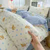 Juego de cuatro piezas de ropa de cama de gasa de doble capa tipo nube Clase A ultra suave, funda de edredón, sábana, juego de tres piezas para dormitorio estudiantil