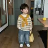 Outono de 2026 Novo Estilo Coreano Versátil para Crianças, Moletom com Capuz Listrado e Color Block para Meninos e Meninas, Chapéu e Cachecol, Moletom Casual, Tendência