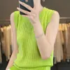 Top Regata Canelado de Tricô Lyocell com Decote V Estilo Verão Novo, Slim Fit Fino Versátil Camada Base Feminina