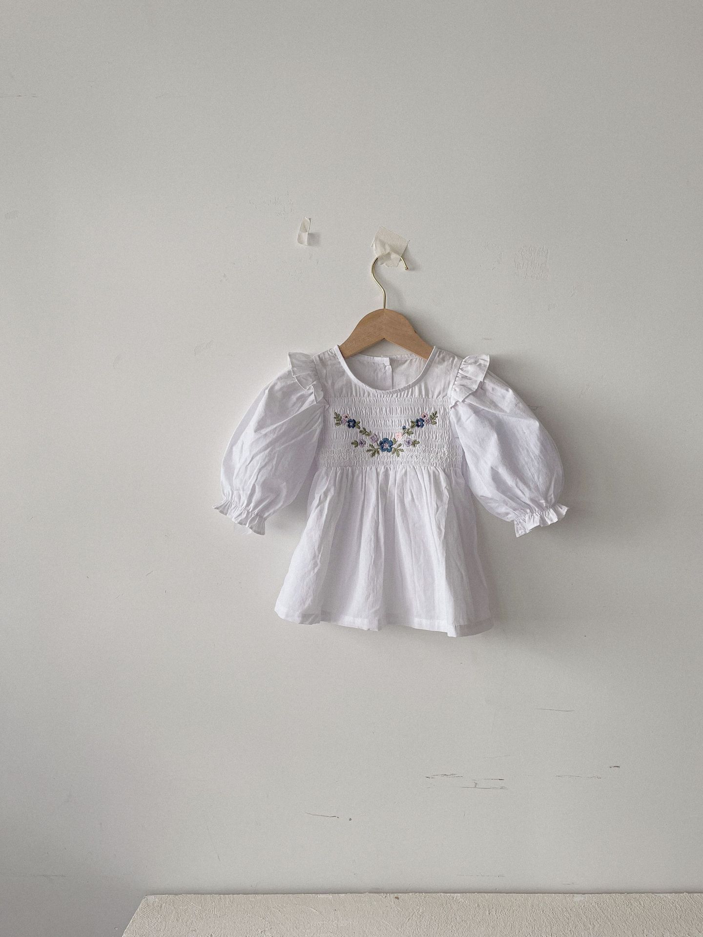 22智贝详情图女童精致花朵刺绣打揽飞袖甜美公主连衣裙女宝宝儿