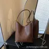 Nova Bolsa Feminina Elegante para o Início da Primavera, com Grande Capacidade, Alto Valor Estético, Moda Retrô, Versátil e Simples, Bolsa de Ombro
