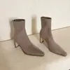 Botas de tornozelo elásticas femininas slim fit, estilo coreano, novas botas de tornozelo elásticas slim fit de camurça com salto alto e bico quadrado para outono e inverno