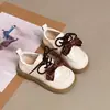 Zapatos de princesa estilo británico, zapatos de actuación, nueva colección primavera/otoño 2026, estilo preppy de moda, zapatos pequeños de cuero de moda para niñas