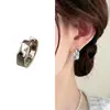 Brincos Geométricos Lisos Minimalistas para Mulheres, Design de Nicho com Sensação de Luxo, Argolas Douradas, Novos Brincos da Moda