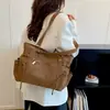 Bolso de Mano Retro de Gran Capacidad Personalidad Simple Elegante Moderno Bolso Tote Alto Valor Estilo Motociclista Bolso de Hombro Único para Mujer