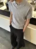 Polo de Punto de Manga Corta Estilo Retro Americano para Hombre Verano de Alta Gama Atractivo Camiseta Rayas Verticales Solapa Mangas de Tres Cuartos