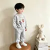 Conjunto moderno e estiloso para meninos para primavera e outono, Roupas infantis estilo coreano para meninos, Roupa de primavera da moda e confortável para bebês