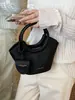Bolsa de Mão com Alça de Ombro e Transversal Yue Zi Design Estilosa Versátil Simples para o Dia a Dia Bolsa Cesta Moderna Tendência Bolsa Saco