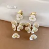 Estilo Vacaciones de Verano Pendientes de Ganchillo Plateado con Flor de Acrílico y Borla Pendientes Bohemios Pendientes Ligeros de Lujo de Gama Alta para Mujer