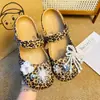 El mismo estilo que en Xiaohongshu: Zapatos de ballet KT con estampado de leopardo decorativo, accesorios de moda y versátiles, dijes para zapatos, hebillas decorativas para zapatos con agujeros DIY
