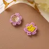 Primavera y Verano Pastoral Color de Contraste Flor de Margarita Tridimensional DIY Pendientes Tejidos a Mano con Cuentas Accesorios de Flor para Zapatos de Clip Laterales para Mujer