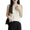 Camisola feminina com decote V e detalhes de pérolas brilhantes, simples e elegante, com um estilo doce e gracioso, perfeita para a primavera e o verão
