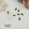 Ventas Directas de Fábrica de Nuevos Pedrería Retro Cruzada para Uñas de Moda al Por Mayor, Decoraciones para Uñas con Forma de Corazón y Cabeza de León