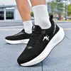 Zapatos para Hombre Qiaonidailai Nueva Llegada Primavera Zapatos Deportivos Suela Gruesa Zapatos Casuales para Viaje Ligeros Absorción de Impactos Malla Zapatos para Correr