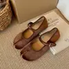 Zapatos planos bajos de moda estilo retro francés para mujer, nuevos zapatos Mary Jane versátiles de otoño 2026 para combinar con faldas