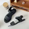 Sandalias y pantuflas para mujer, verano, nuevo estilo romano, planas para exterior, antideslizantes, para vacaciones, playa, hebilla, moda, combinan con todo