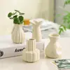Estilo Crema de Ins Cerámica de Escritorio Jarrón Pequeño Renovación de Habitación Objetos Pequeños Cálidos Adornos de Flores Artificiales Decoración de Oficina