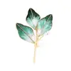 Broche de Flor de Terciopelo con Hoja, Patrimonio Cultural Inmaterial Nacional de Estilo Chino con Gradiente Verde, Elegante Broche de Rama de Flor de Perla de Nicho para Prevenir la Exposición para Mujeres