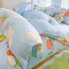 Conjunto de quatro peças espessado para lixar atacado simples conjunto de três peças para dormitório estudantil lavável à máquina amigo da pele peça única capa de edredom individual para casa