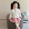 Chaqueta de Primavera y Otoño para Niñas 2026 Nueva Elegante Ropa Infantil Cárdigan para Bebés con Sudadera con Capucha en Forma de Corazón