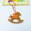 Multicolor en stock Llavero Caballo de Troya de Cuero PU Llavero Creativo Colgante para Bolso Caballo Mecedora Regalo Pequeño Lindo