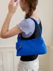 Bolso de mujer con diseño de nicho, bolso de axila estilo francés, bolso de hombro para otoño e invierno, modelo de mujer versátil de lujo ligero de moda