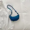 Bolsa de Ombro Croissant de Design de Nicho Coreano Transfronteiriça Nova Casual Retro Transversal Bolsa Bolinho Bolsa para Celular Bolsa Feminina