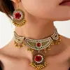 1 Conjunto de Colar e Brincos Femininos Elegantes com Flor de Strass Estilo Étnico Retrô da Moda Conjunto de Joias Femininas