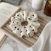 Scrunchie de cetim com bolinhas estilo francês casual para mulheres, novo modelo 2026, elegante e versátil para prender um coque