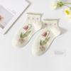 Calcetines de mujer primavera y verano nuevos calcetines de tulipán para mujer estilo japonés con encaje de hongos frescos calcetines cortos de flores pequeñas al por mayor