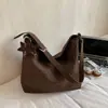 Bolsa de Palha Tecida Fosca Totalmente Feita à Mão Bolsa Saco de Grande Capacidade Versátil Outono e Inverno 2025 Bolsa de Ombro Transversal Estrela de Cinco Pontas
