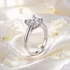 Anillos de accesorios transfronterizos Tong Lin, nuevos anillos de moda de plata esterlina s925, anillo de temperamento moderno con un solo diamante cuadrado.