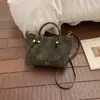 Bolso Pequeño Retro de Alta Apariencia para Mujer 2025 Invierno Nuevo Bolso Cruzado Elegante Bolso de Mano Casual de Moda Bolso Cubo