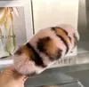 Grampo de Cabelo de Pelúcia Fofo de Pelo de Coelho Rex para Outono e Inverno para Mulheres 2025 Novo Grampo de Bico de Pato Grande para a Parte de Trás da Cabeça Elegante