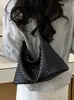 Yue Zi 2026 Verano Nuevo Estilo Perezoso Bolso de Gran Capacidad Bolso Cruzado Casual Bolso de Mano Tejido Retro para Mujer para el Trabajo