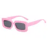 Artículos de fábrica 2024 nuevas gafas de sol cuadradas europeas y americanas de playa con montura pequeña moda de playa gafas de sol de color gelatina para mujer