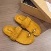 Chinelos Guyun para Mulheres Usarem Fora no Verão 2025 Novos Populares Metalizados Slip-On Sandálias de Solado Macio com Saias e Calçados de Praia