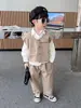 Conjunto de Tres Piezas con Chaleco para Niños de Primavera y Otoño, Atuendo Moderno y Genial Estilo Coreano para Niños, Ropa Infantil de Comercio Exterior a la Moda Callejera