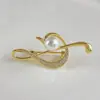 Broche de pérola com nota de outono e inverno, design exclusivo de nicho requintado para mulheres, temperamento, acessórios de pino para ternos de roupas de alta qualidade