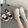 Zapatillas blancas de mujer con plataforma para aumentar la altura, nuevo modelo de otoño 2026, versátiles con faldas, zapatillas casuales de suela blanda
