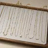 Corrente para Clavícula Exquisita Estilo Retro Francês Europeu e Americano Cruzada Banhada a Ouro 18K Cobre Colar de Pérolas Naturais de Água Doce Colar para Mulheres