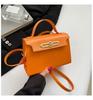 Bolsa Pequena Quadrada Simples Kelly Primavera e Verão 2025 Aba Transversal de Ombro para Trabalho Cores Doces Bolsa Elegante de Mão para Mulheres