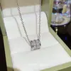 Libro Rojo Venta Caliente Explosivo Joker Exquisita Cadena para Clavícula Sencillo Temperamento Femenino Lujo Ligero Alto Sentido Acero de Titanio Collar Venta al por Mayor