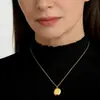 Colar de Letras Inglesas Estilo Europeu e Americano Transfronteiriço para Mulheres, Pingente de Letra Simples e Fashion, Luxo Leve Versátil Joias de Qingdao