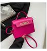 Primavera y Verano 2025 Bolso Cuadrado Pequeño Simple Kelly Solapa Bolso Bandolera Cruzado para Viajes Color Caramelo Bolso de Mano Elegante para Mujer