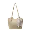 Bolsa Tote de Grande Capacidade de Luxo Feminina 2026 Nova Moda Bolsa Feminina Versátil para o Dia a Dia Bolsa de Ombro Cor Sólida Yuezi