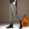 Calça Preta de Chenille Snow para Homens Outono/Inverno 2024 Nova Modelagem Solta Tendência Casual Calças de Moletom de Veludo para Homens