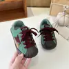 Zapatillas de entrenamiento retro alemanas para niños, nuevo modelo de otoño, zapatillas casuales con patrón de estrellas para niños, zapatillas versátiles de corte bajo para niñas